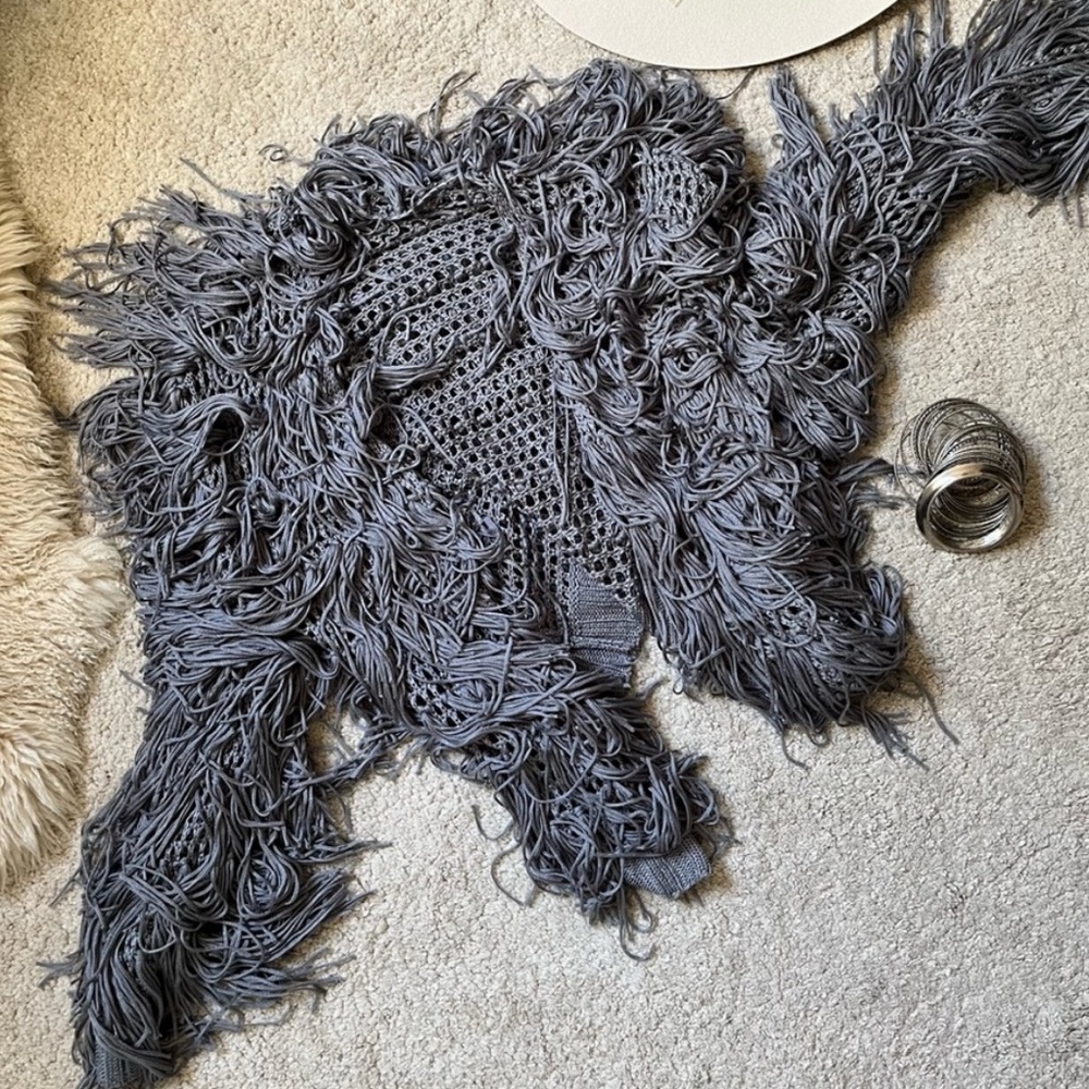 INDAH SHAGGY FRINGE GREY JACKET